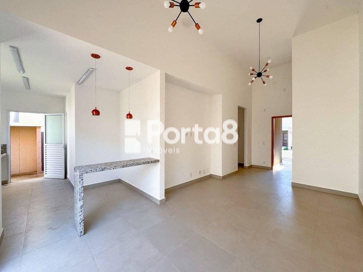 Casa em Condomínio com Quintal Privativo - Raízes Imperial