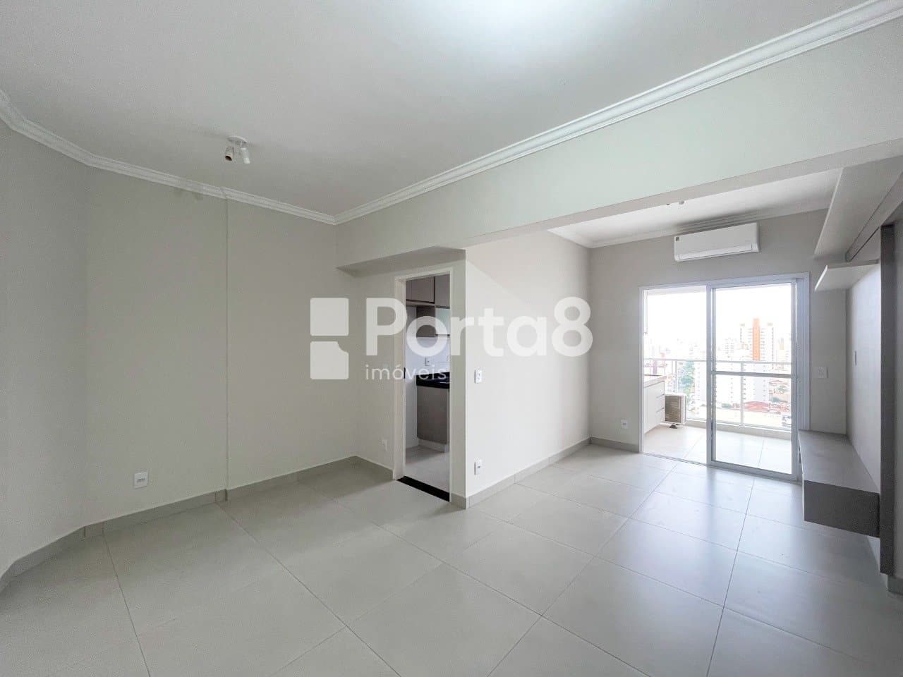 Apartamento 2 Dormitórios no Centro com 2 Vagas e Varanda