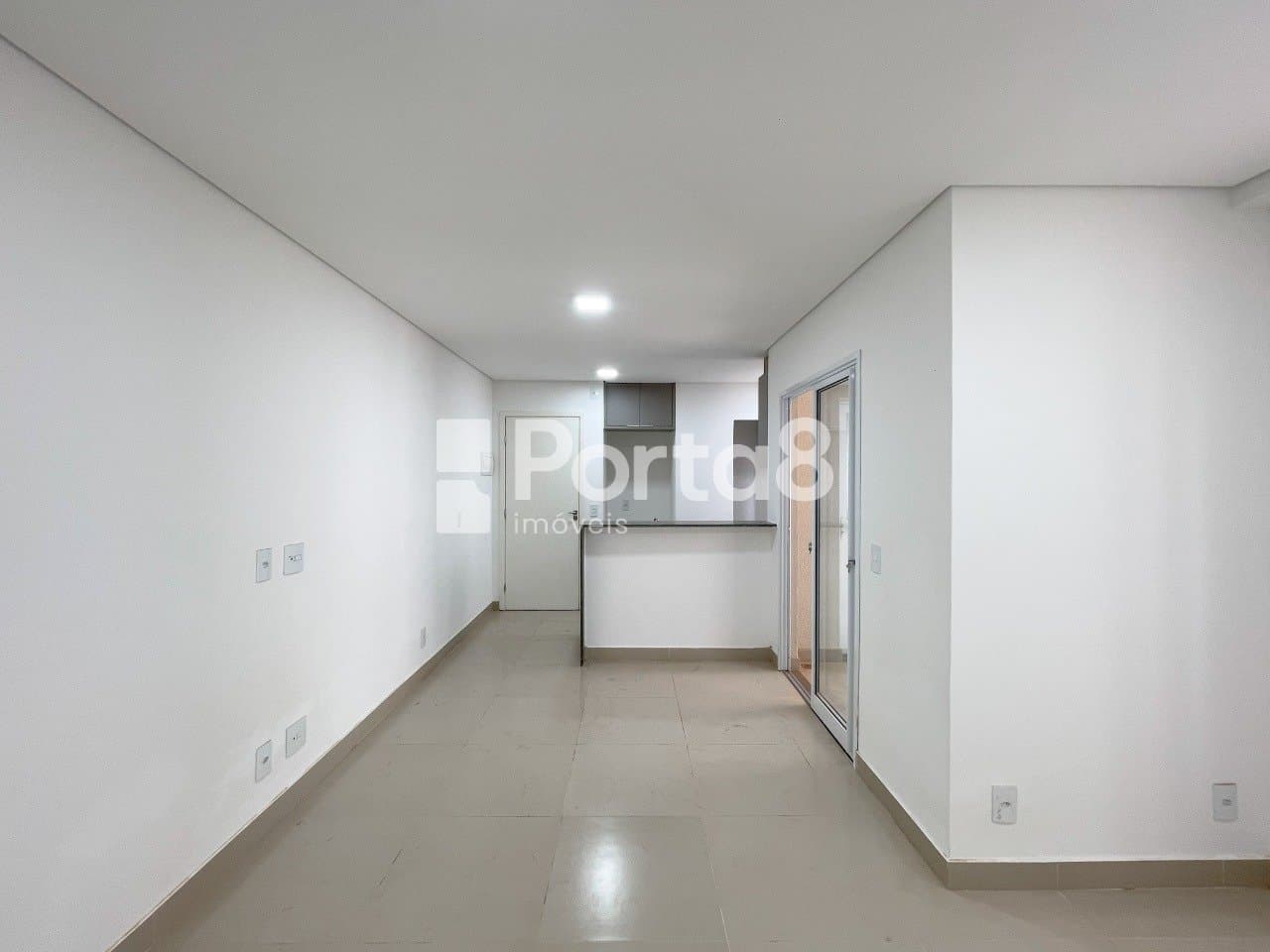 Apartamento 1 Dormitório no Centro com Sacada e Garagem - Foto 2