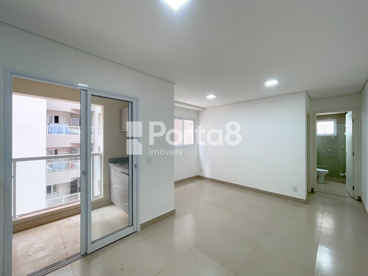 Apartamento 1 Dormitório no Centro com Sacada e Garagem - Foto 4