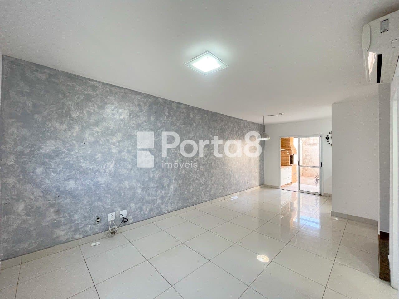 Casa em Condomínio 3 Dorms no Jardim Tarraf II com Área Gourmet