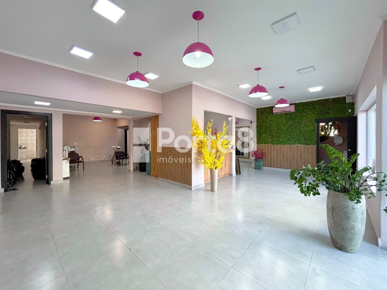 Sala Comercial 200m² Vila Santa Cândida com Vista para o Shopping