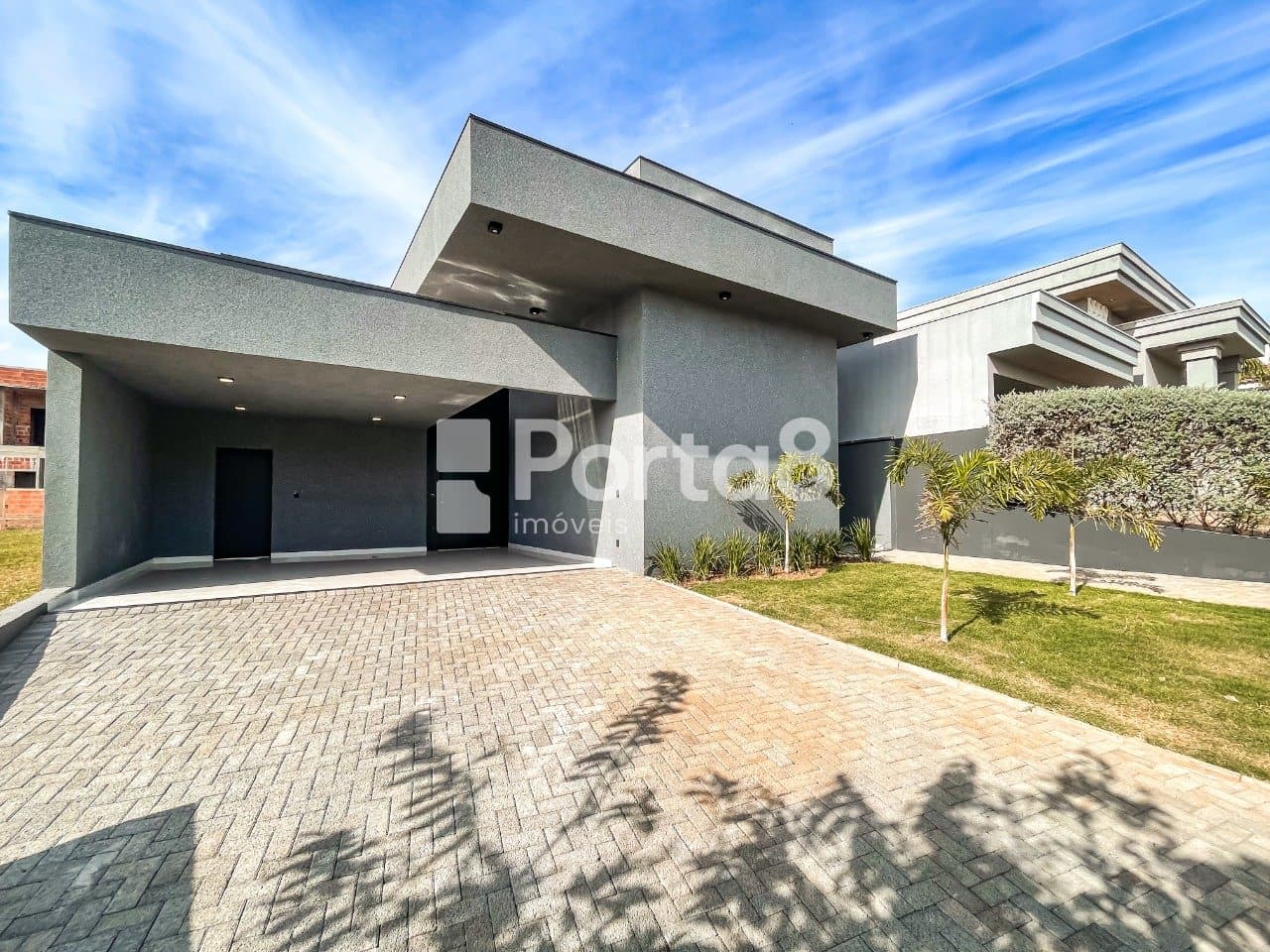 Casa 4 Suítes com Área Gourmet no Condomínio Vila Toninho