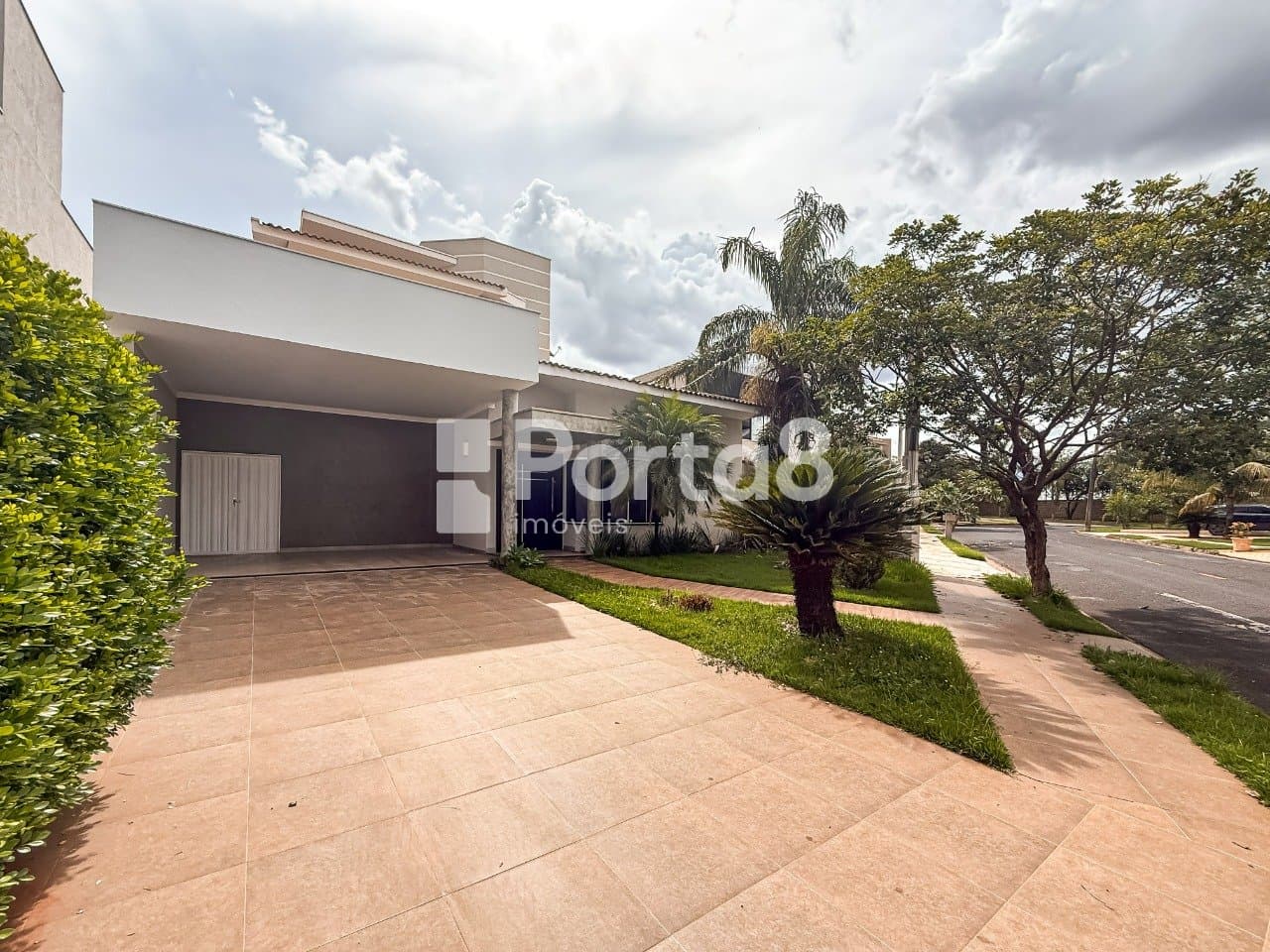Casa 3 Suítes no Residencial Gaivota I com Área Gourmet