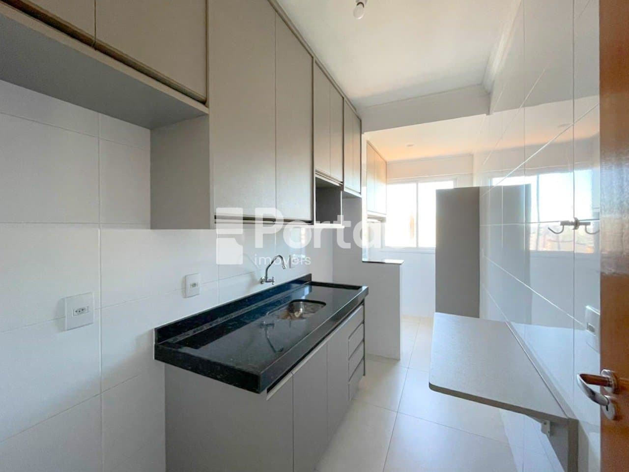 Apartamento 2 Quartos Centro com Área Gourmet e 1 Vaga - Foto 3