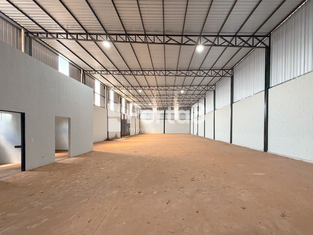 Galpão 600m² com 4 Banheiros - Distrito Industrial, São José do Rio Preto - Foto 2