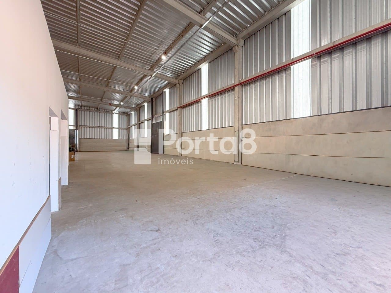 Galpão 2400m² Fazenda Retiro com 6 Banheiros e Amplo Espaço - Foto 3