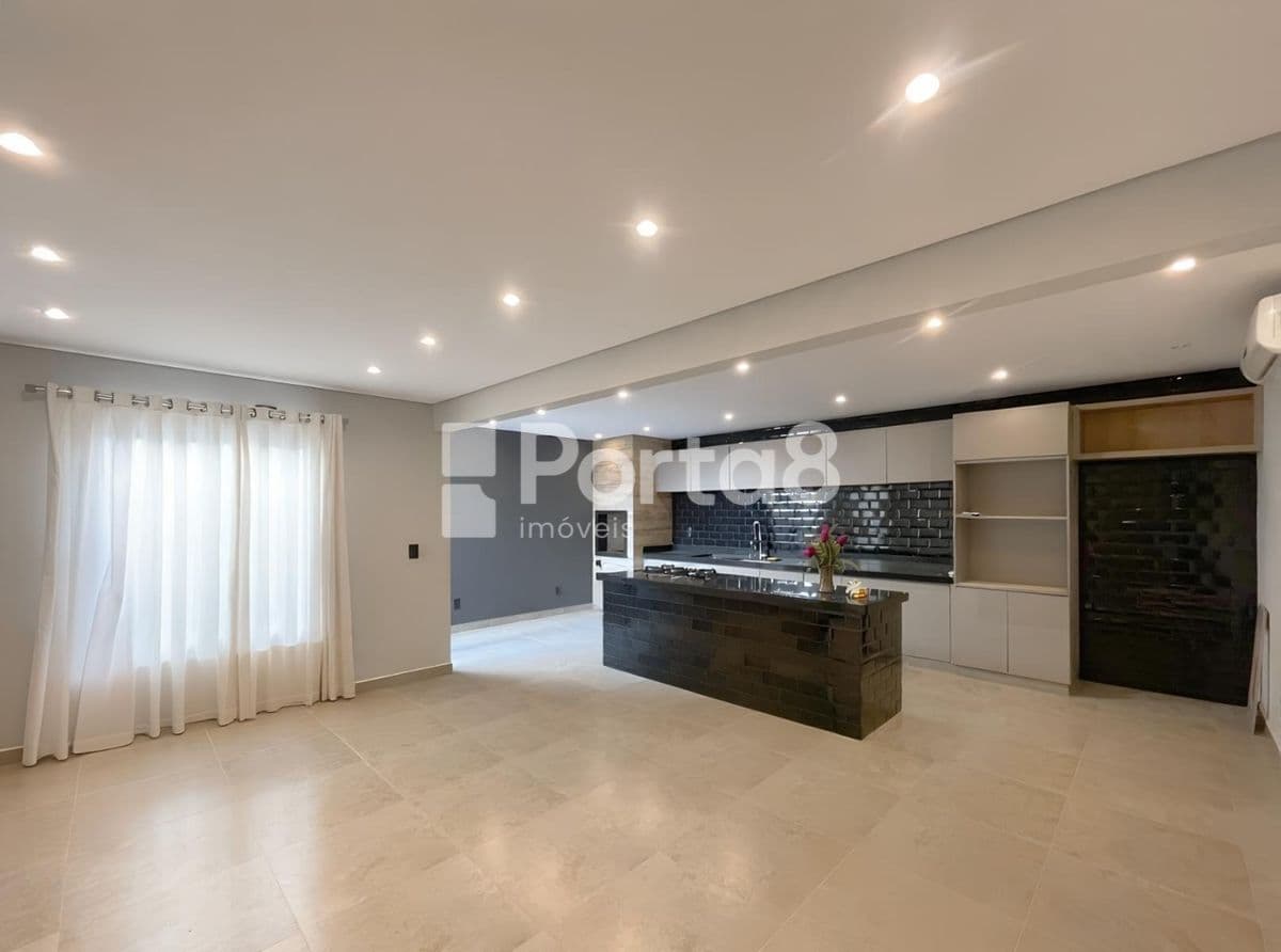 Casa 3 Dormitórios no Village Imperial com Área Gourmet