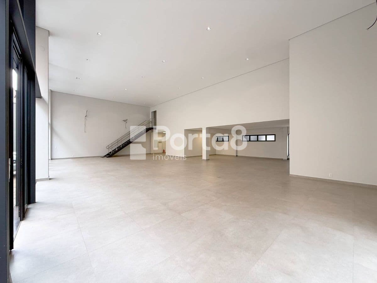 Salão Comercial 390m² para Alugar no Parque Industrial - Novo