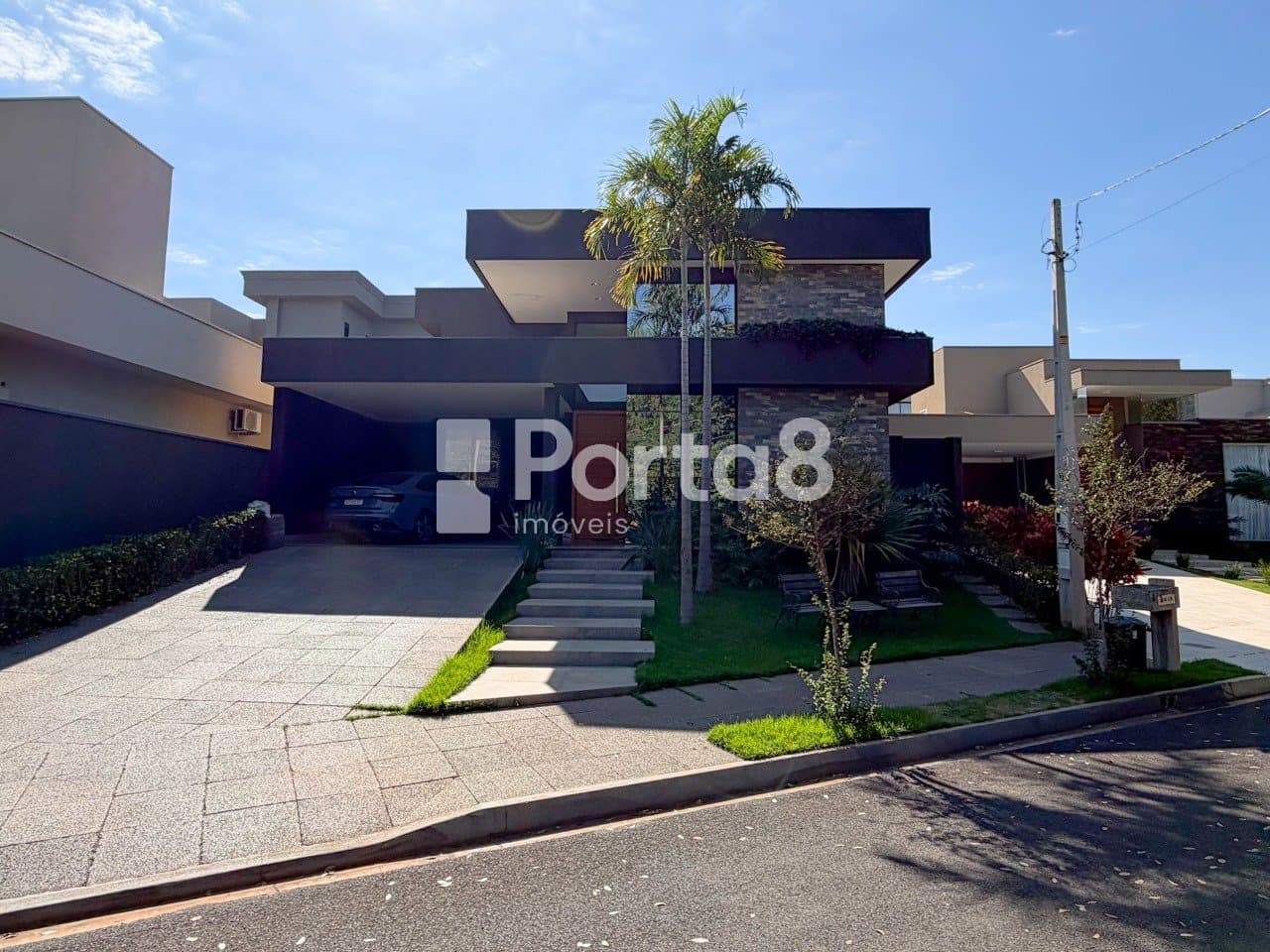 Casa 3 Suítes no Residencial Gaivota II com Piscina Aquecida