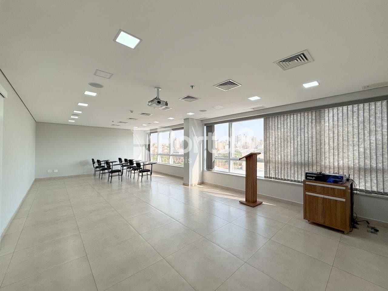 Sala Comercial Vila São José - Próxima ao Plaza Shopping