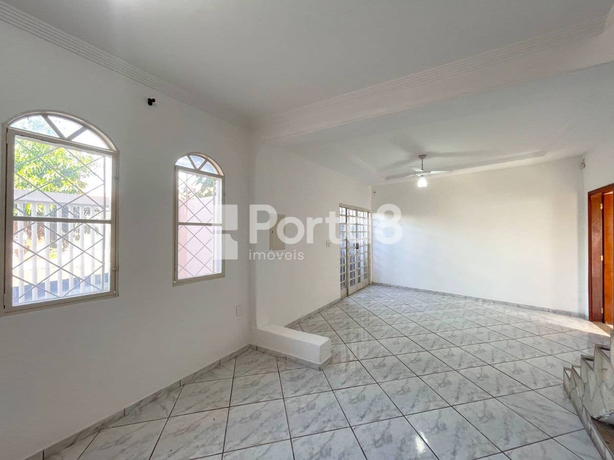 Casa 3 dormitórios com piscina no Parque das Flores II - Foto 3