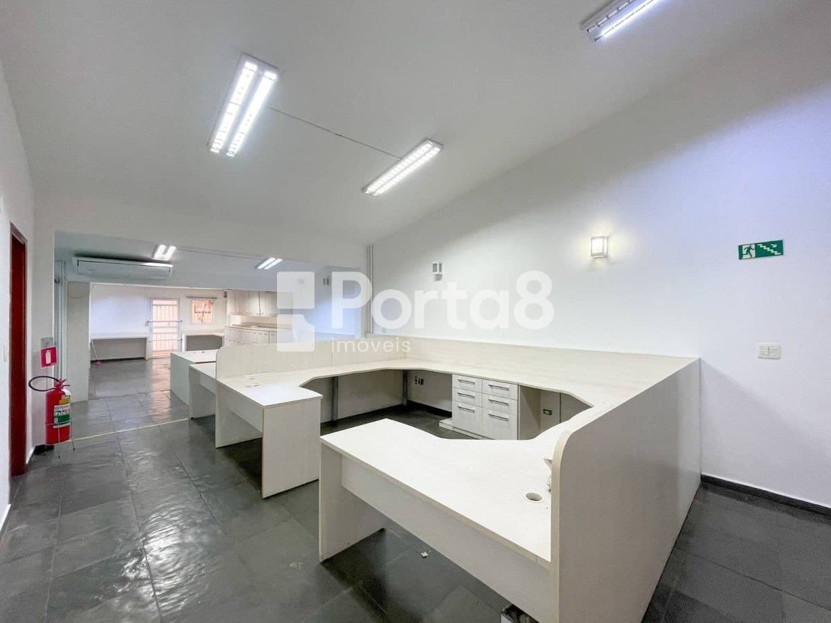 Prédio Comercial 330m² Vila Santa Cruz - 7 Salas e 4 Banheiros
