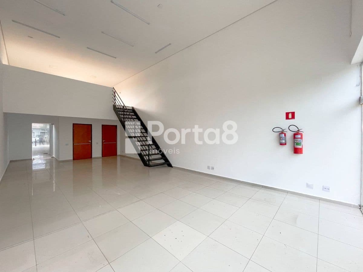 Sala Comercial 100m² no Jardim Urano - Próximo ao Plaza Shopping