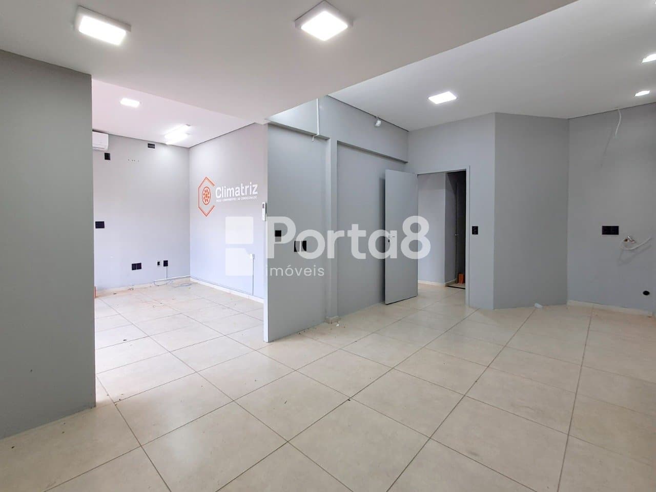 Prédio Comercial 100m² Vila Redentora com 4 Salas e 3 Banheiros - Foto 3