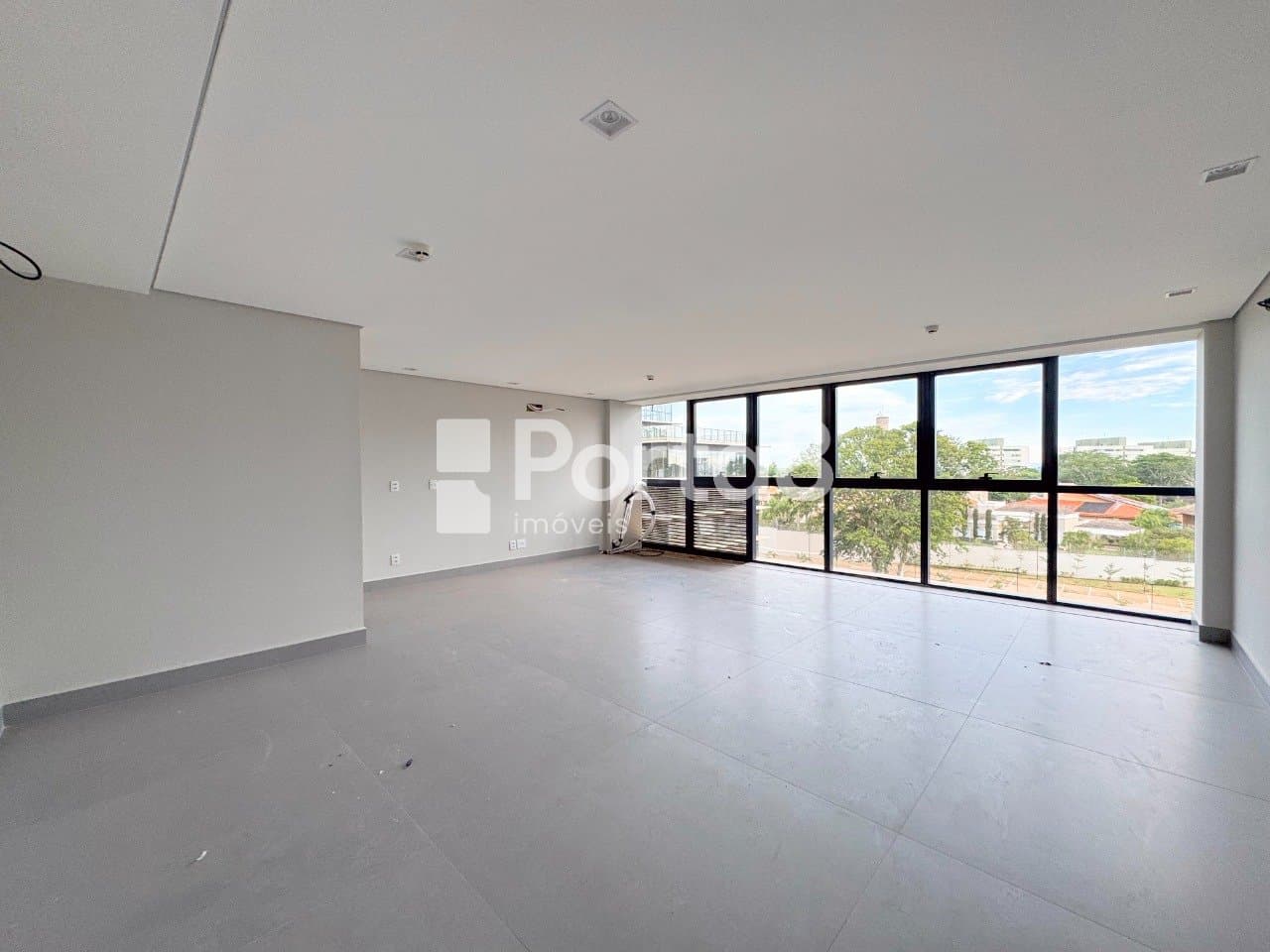 Sala Comercial 44m² Georgina Business Park com 1 Vaga