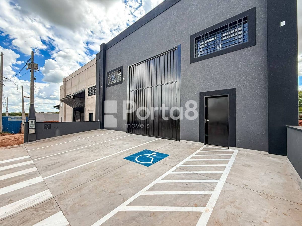 Barracão Comercial com Mezanino no Centro Empresarial Coplan - Foto 2