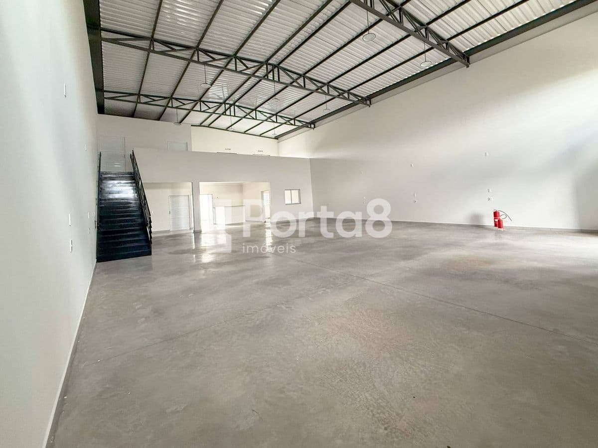 Barracão Comercial com Mezanino no Centro Empresarial Coplan - Foto 3