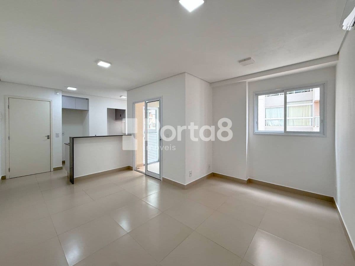Apartamento 1 Dormitório no Centro com Vista para Praça