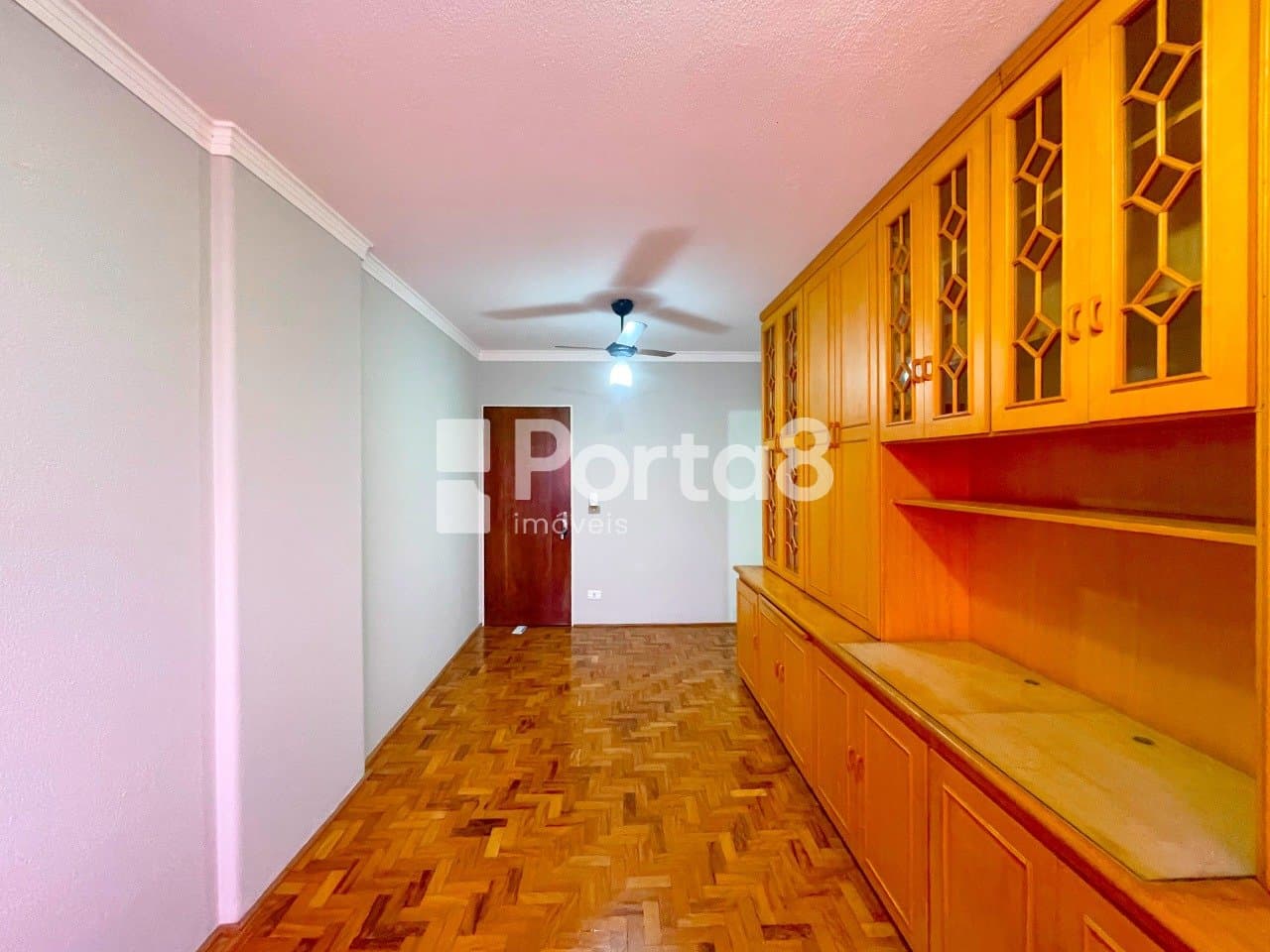 Apartamento 1 Dormitório Centro com 1 Vaga e Varanda - Foto 4