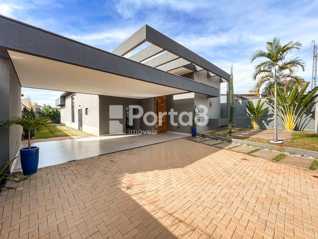 Casa 3 Suítes 270m² no Parque Comendador Mançor Daud com 6 Vagas