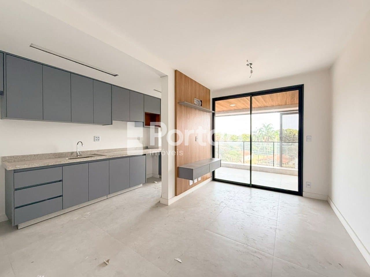 Apartamento 2 Quartos no Iguatemi com 2 Vagas e Varanda
