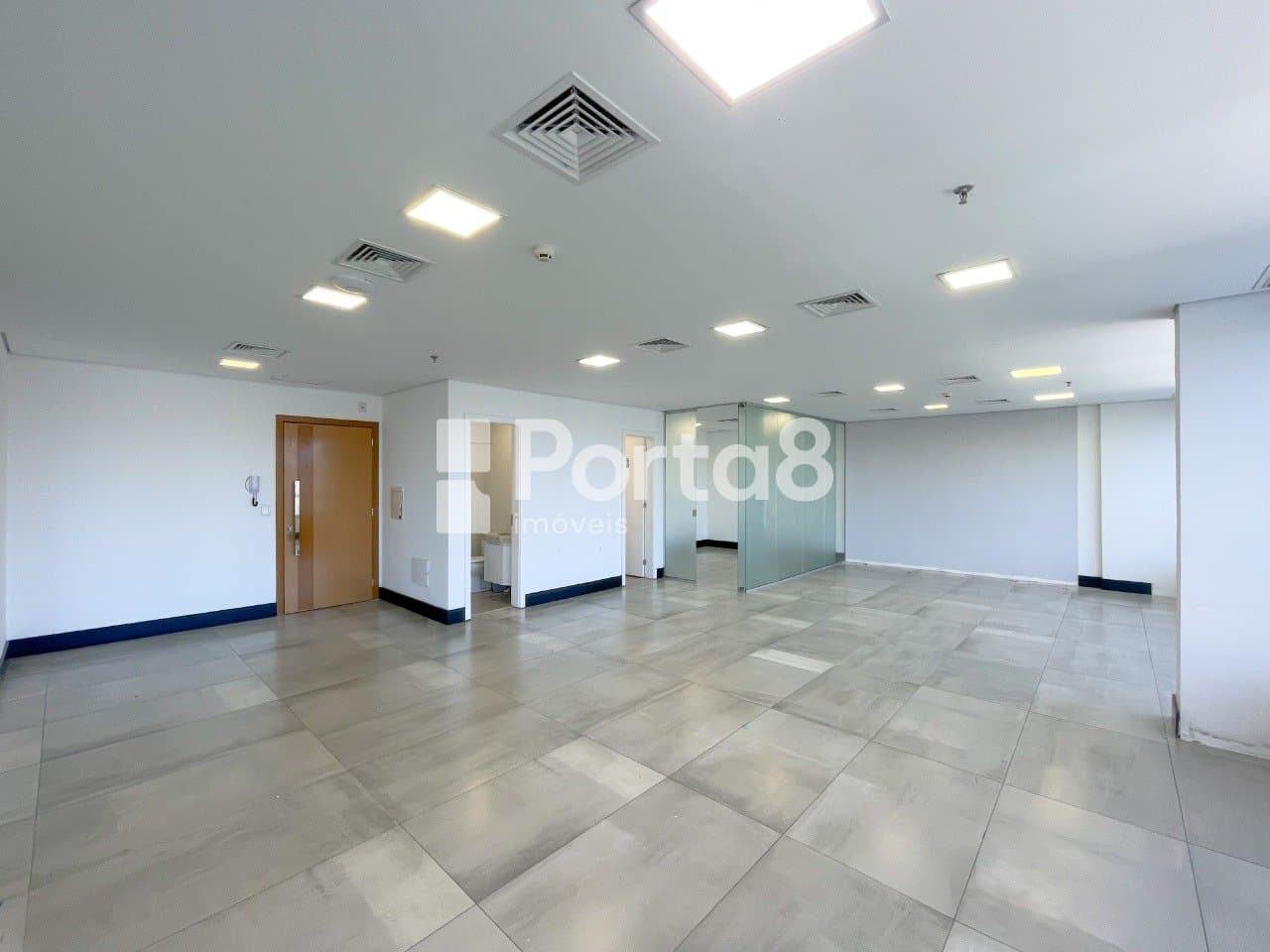 Sala Comercial 120m² Vila São José com 3 Vagas e Banheiros - Foto 2