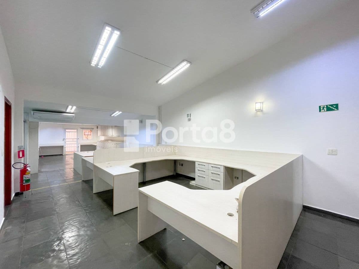 Casa Comercial com 7 Salas na Vila Santa Cruz - Próximo à Av. Andaló