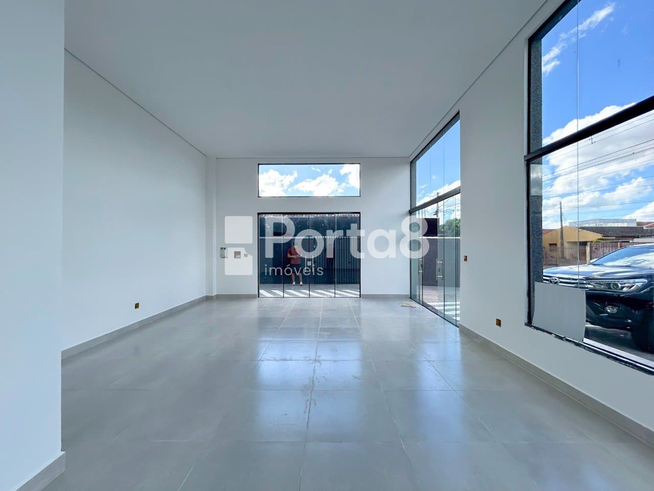 Sala Comercial 50m² no Ouro Verde com Vista para o Plaza Shopping