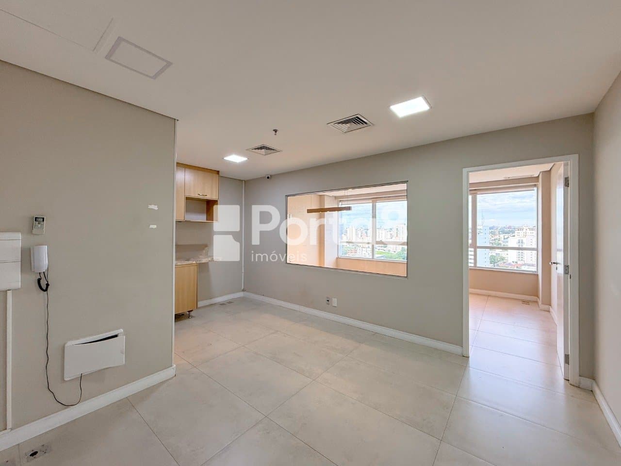 Sala Comercial 80m² na Vila São José com 2 Banheiros