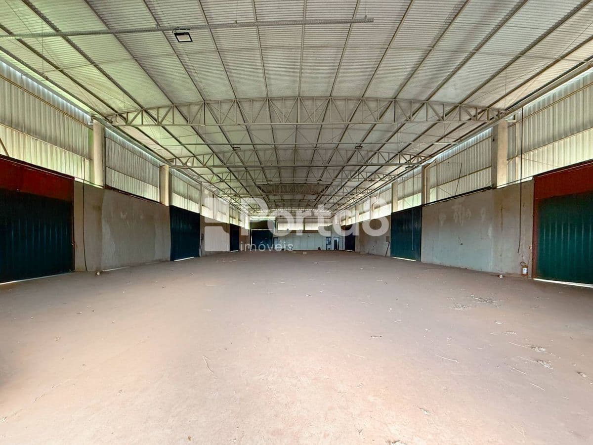 Barracão 980m² para locação no Distrito Industrial com fácil acesso