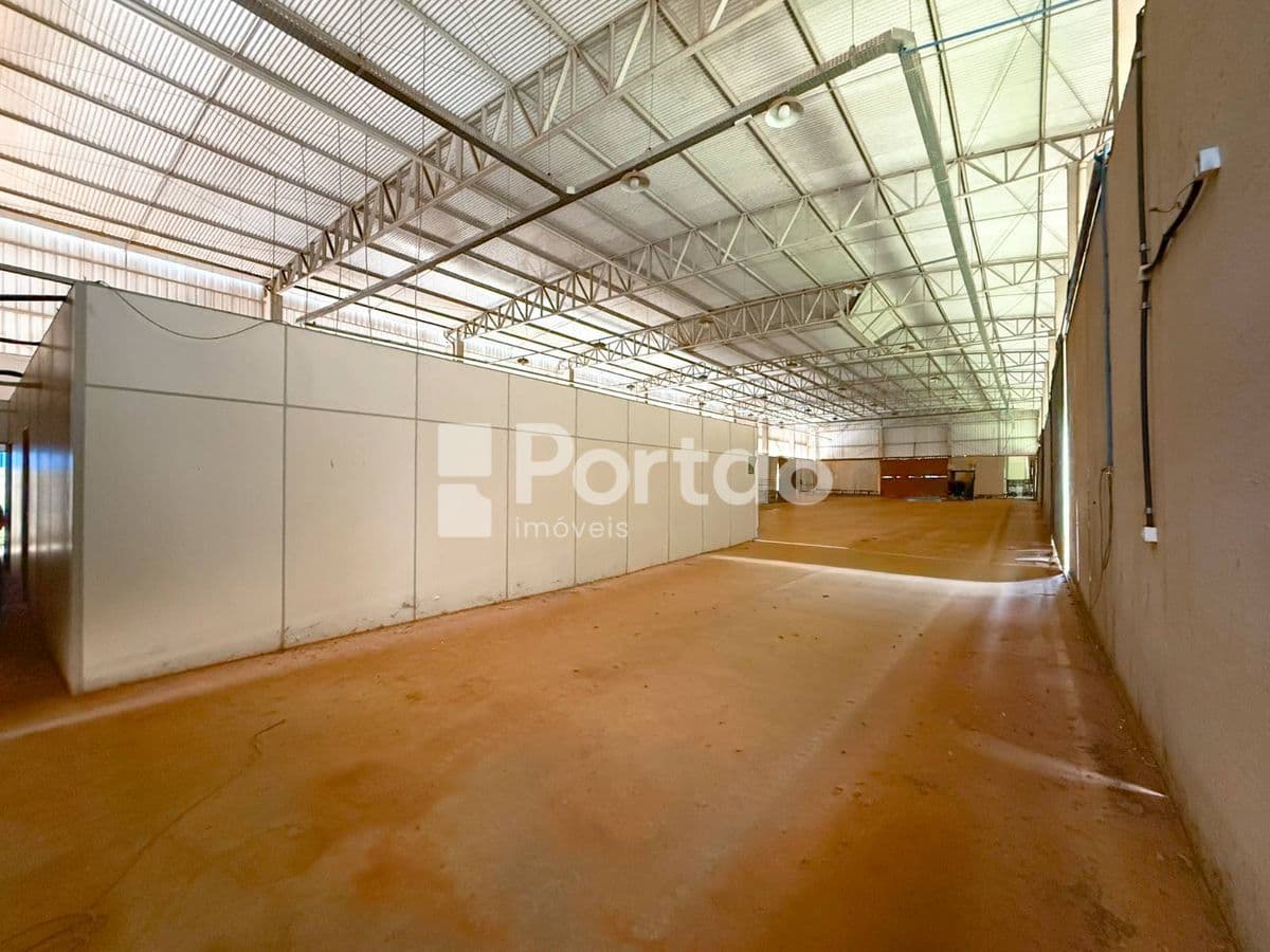 Barracão 980m² para locação no Distrito Industrial com fácil acesso - Foto 3
