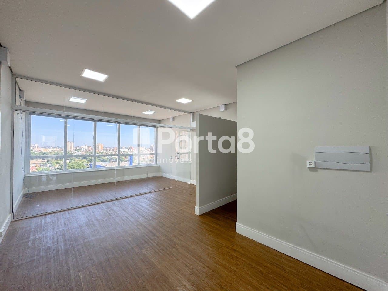 Sala Comercial 35m² Vila Sinibaldi com 1 Vaga de Garagem