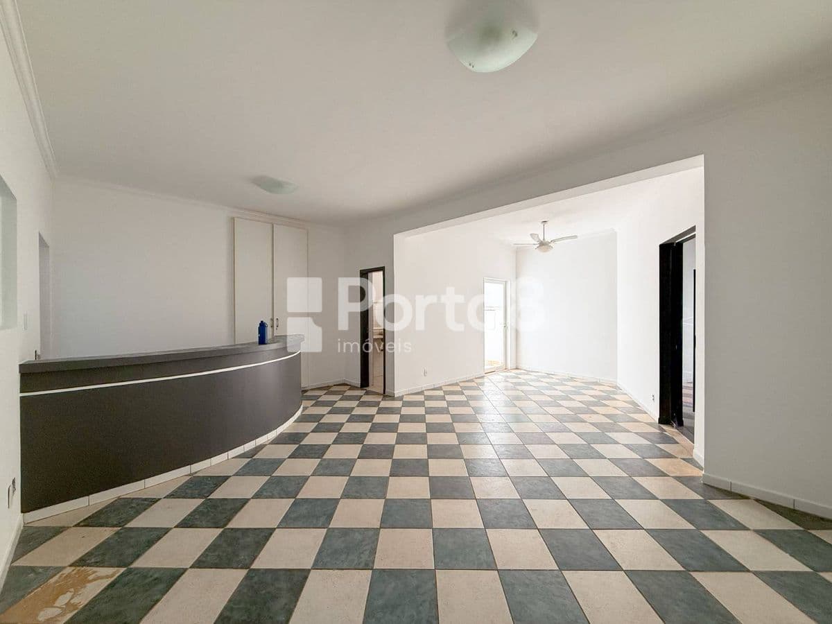 Casa Comercial com 7 Salas no Jardim Alvorada - Próximo à Av. Bady Bassitt