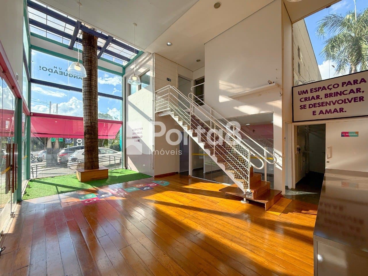 Prédio Comercial 245m² no Parque Estoril - 10 Vagas, 6 Banheiros