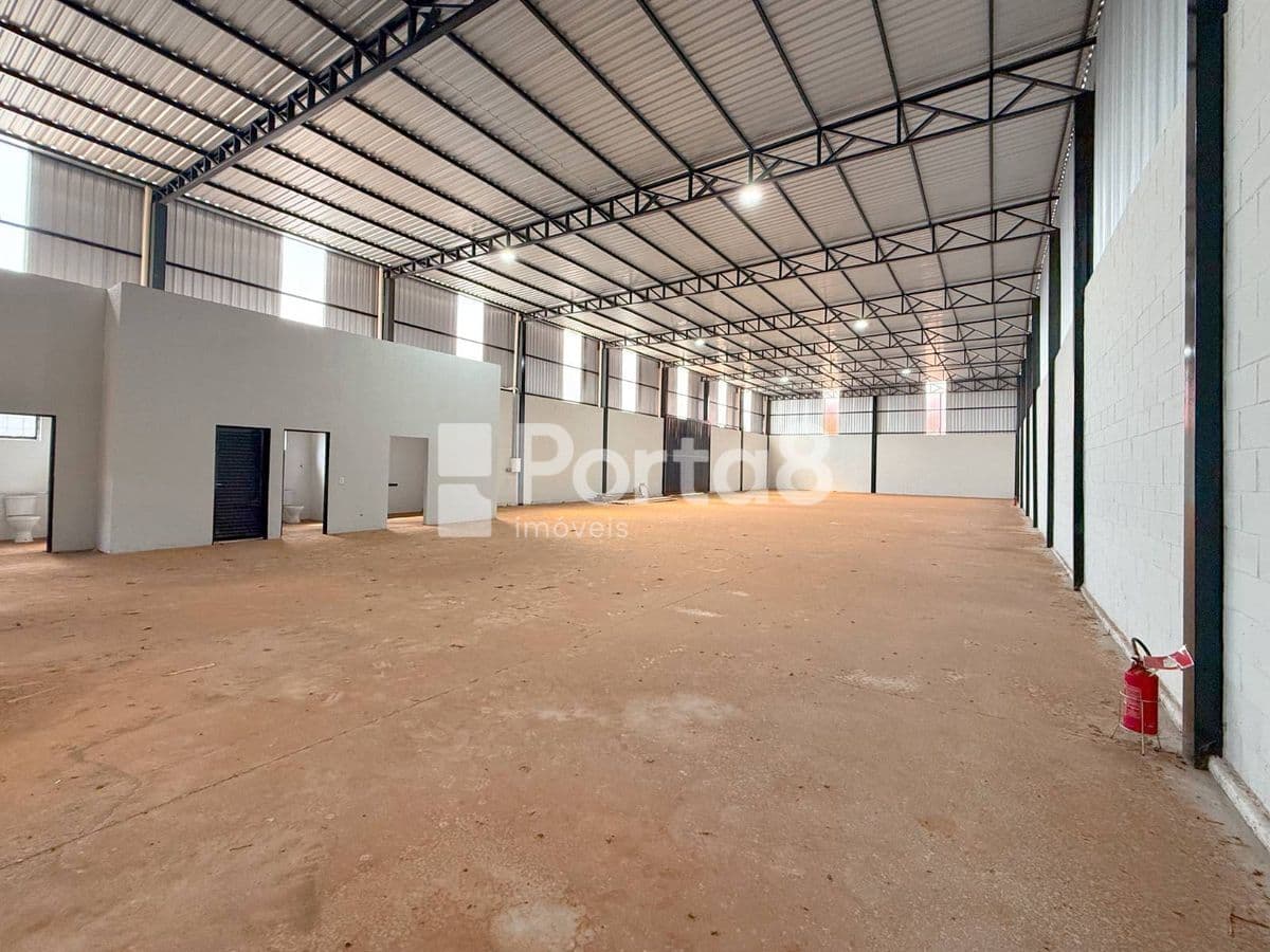 Barracão comercial novo 600m² para locação - Distrito Carlos Arnaldo