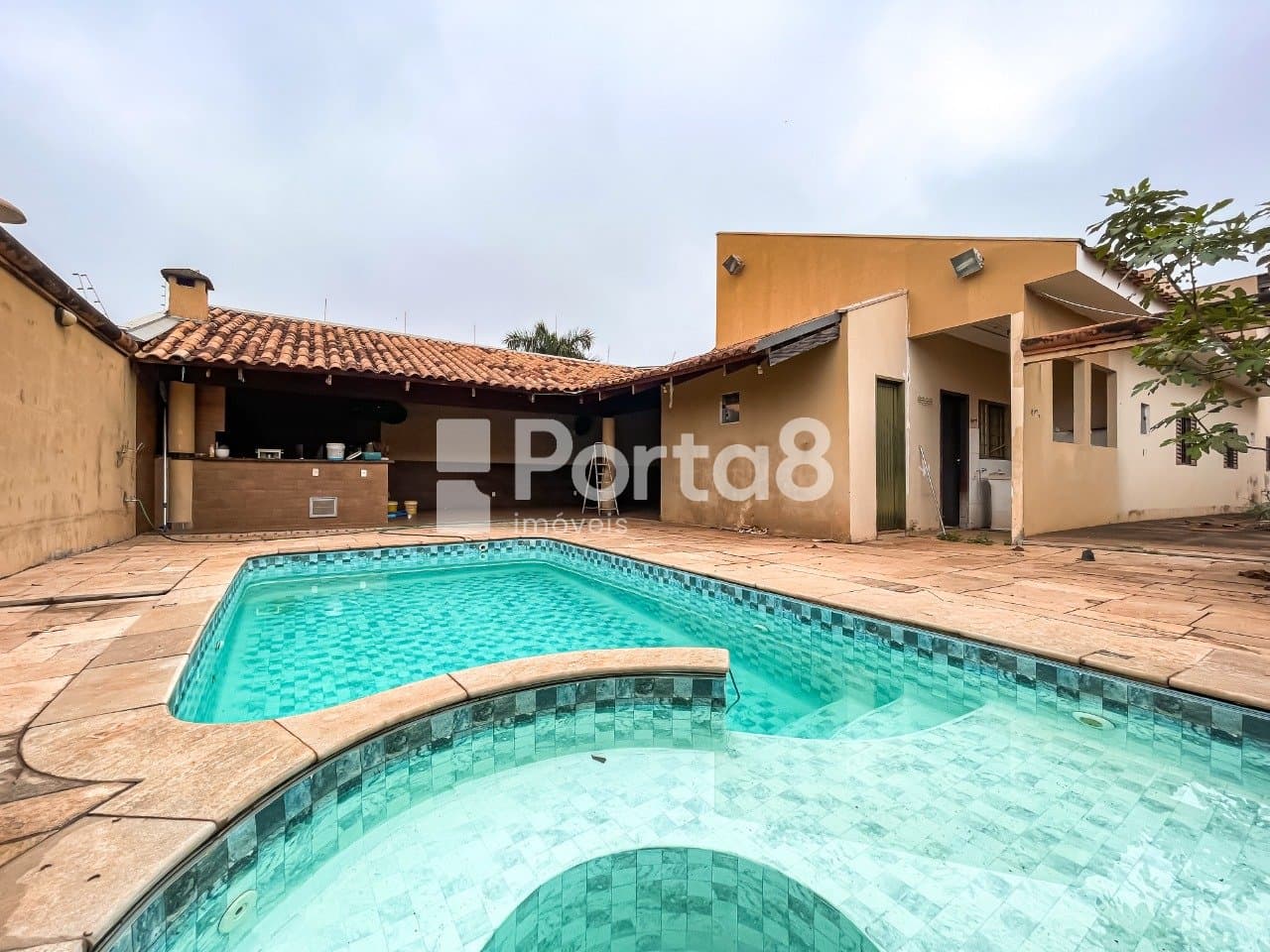 Casa 3 Suítes com Área Gourmet no Jardim Yolanda